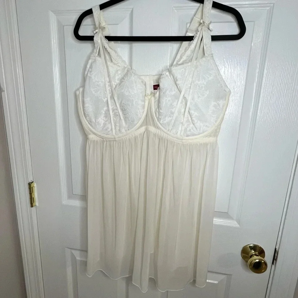☘️ NWOT City Chic Hips & Curves Eve Strappy Babydoll- Ivory Size 22 - Picture 1 of 7